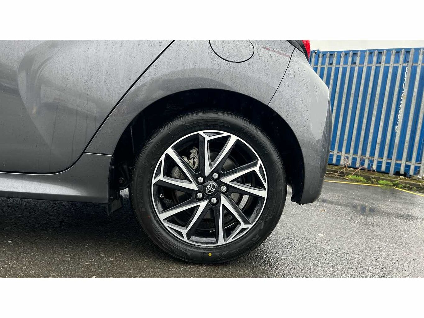 Toyota Yaris 1.5 Hybrid Design 5dr CVT [Nav]