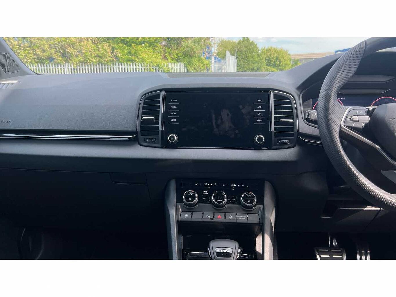 SKODA Karoq SUV 1.5 TSI (150ps) SportLine ACT