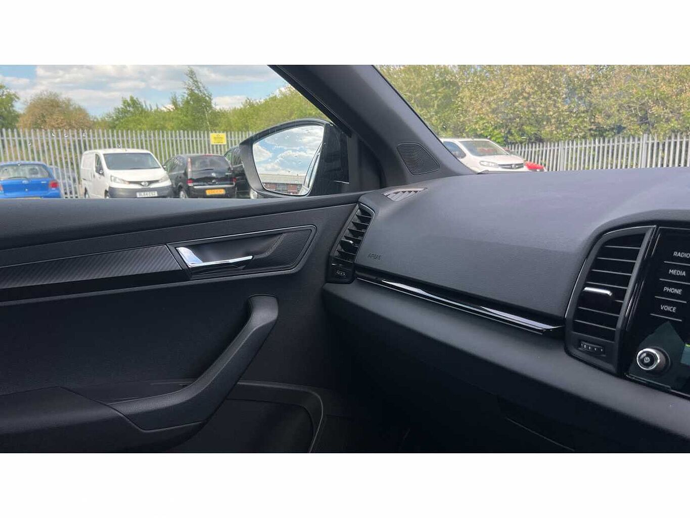 SKODA Karoq SUV 1.5 TSI (150ps) SportLine ACT