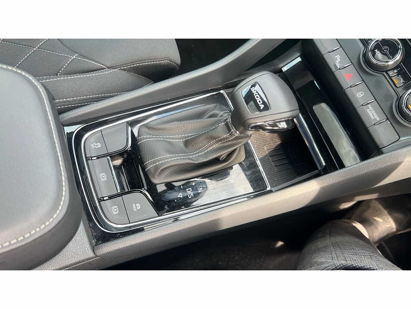SKODA Karoq SUV 1.5 TSI (150ps) SportLine ACT