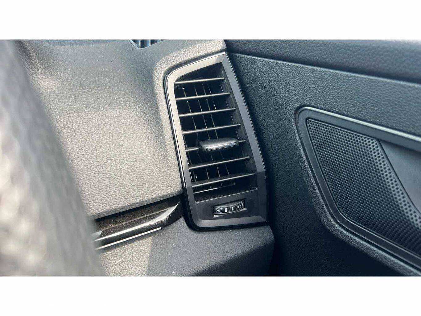 SKODA Karoq SUV 1.5 TSI (150ps) SportLine ACT