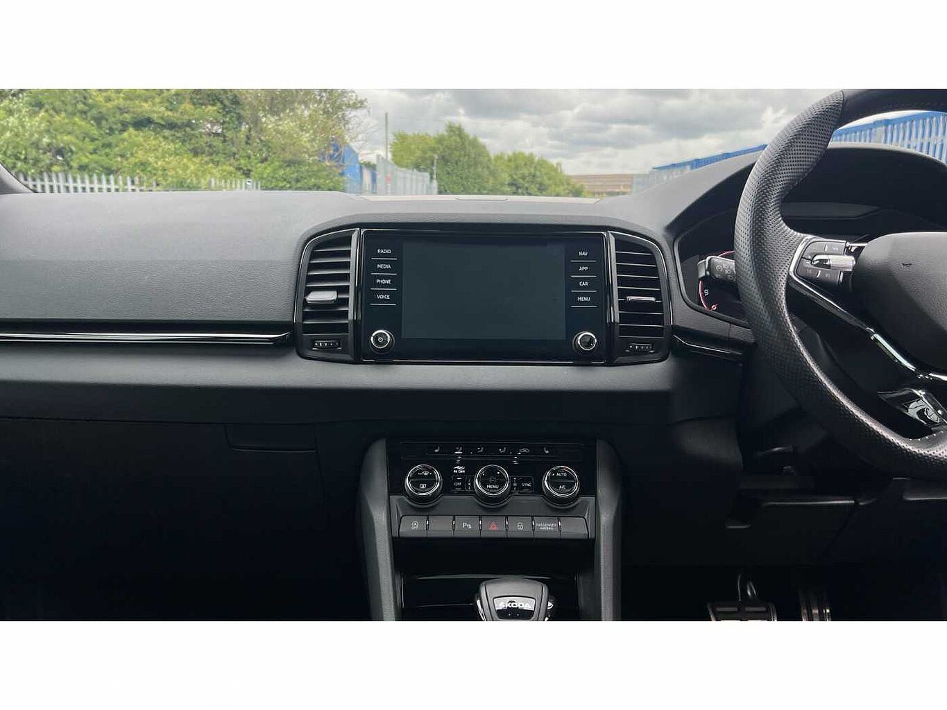 SKODA Karoq SUV 1.5 TSI (150ps) SportLine ACT