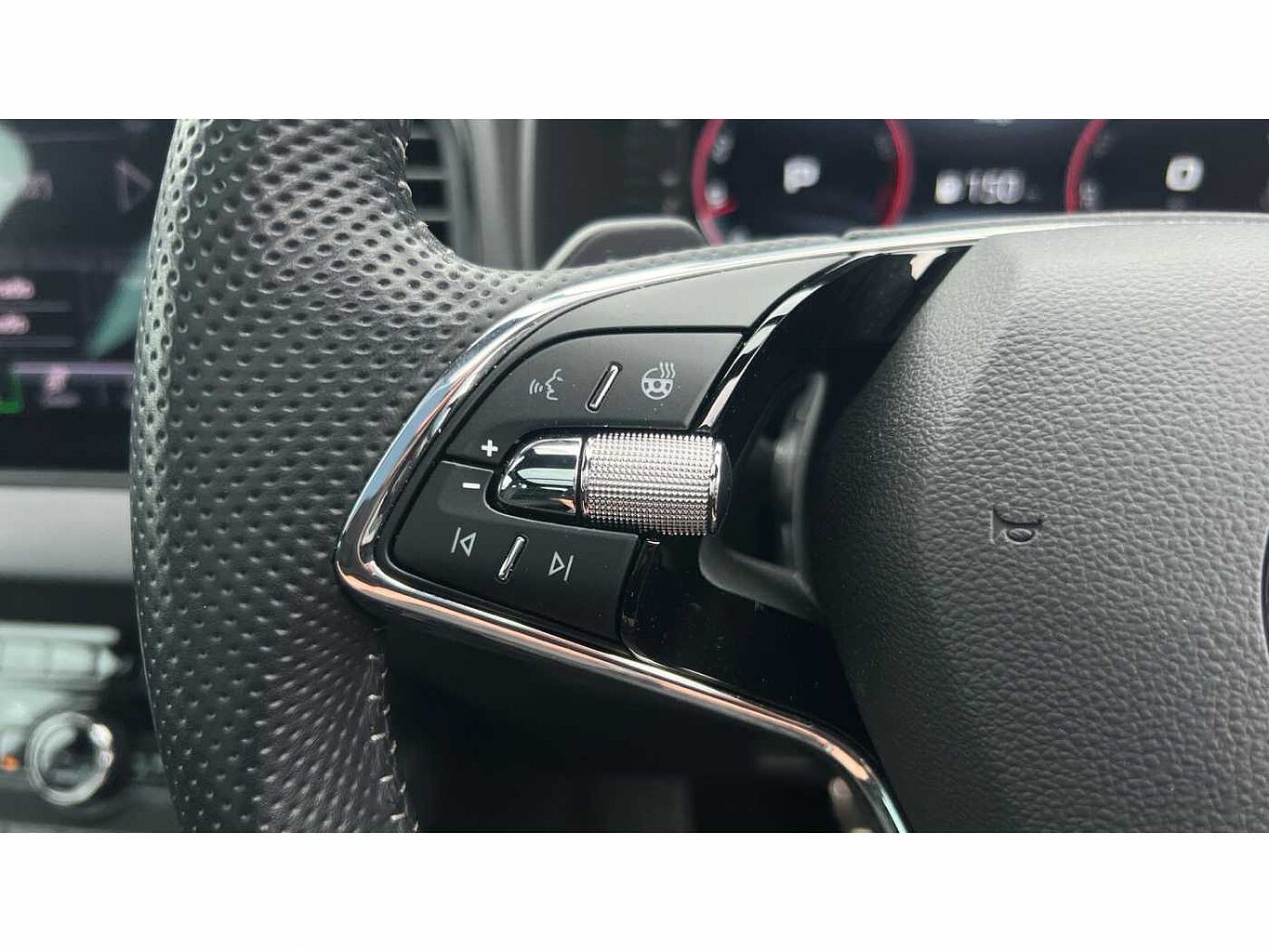 SKODA Karoq SUV 1.5 TSI (150ps) SportLine ACT