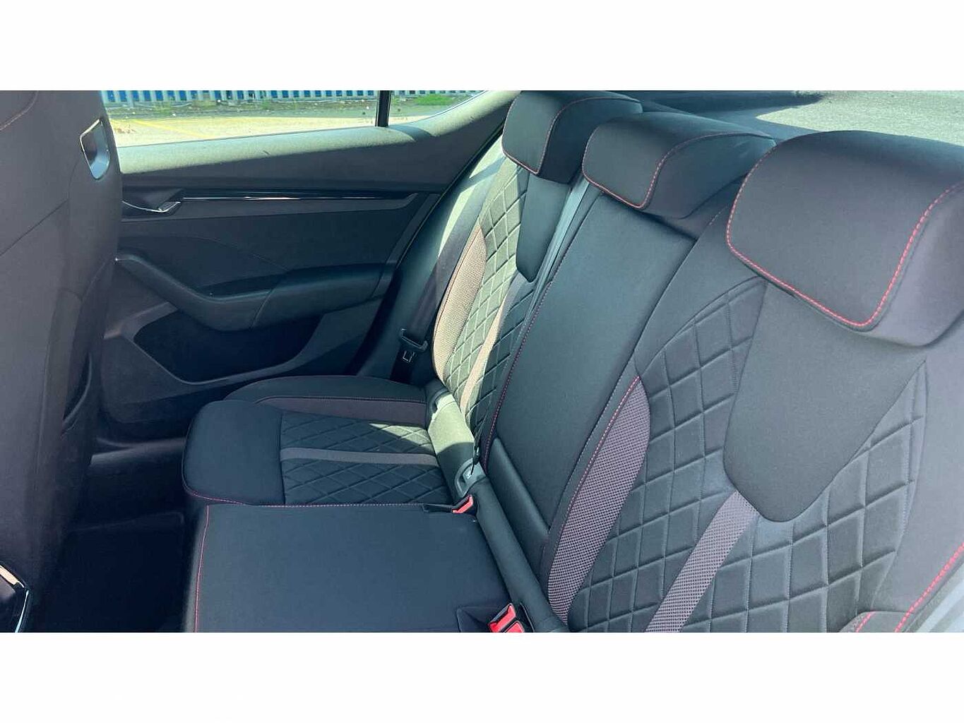 SKODA Octavia vRS Hatch (2017) 2.0 TSI vRS 245