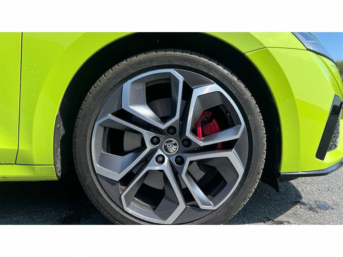 SKODA Octavia vRS Hatch (2017) 2.0 TSI vRS 245
