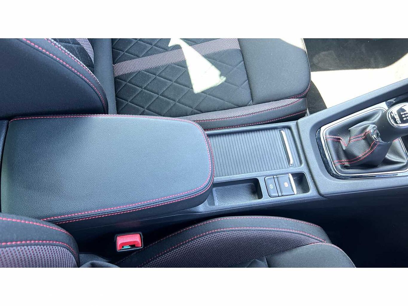 SKODA Octavia vRS Hatch (2017) 2.0 TSI vRS 245