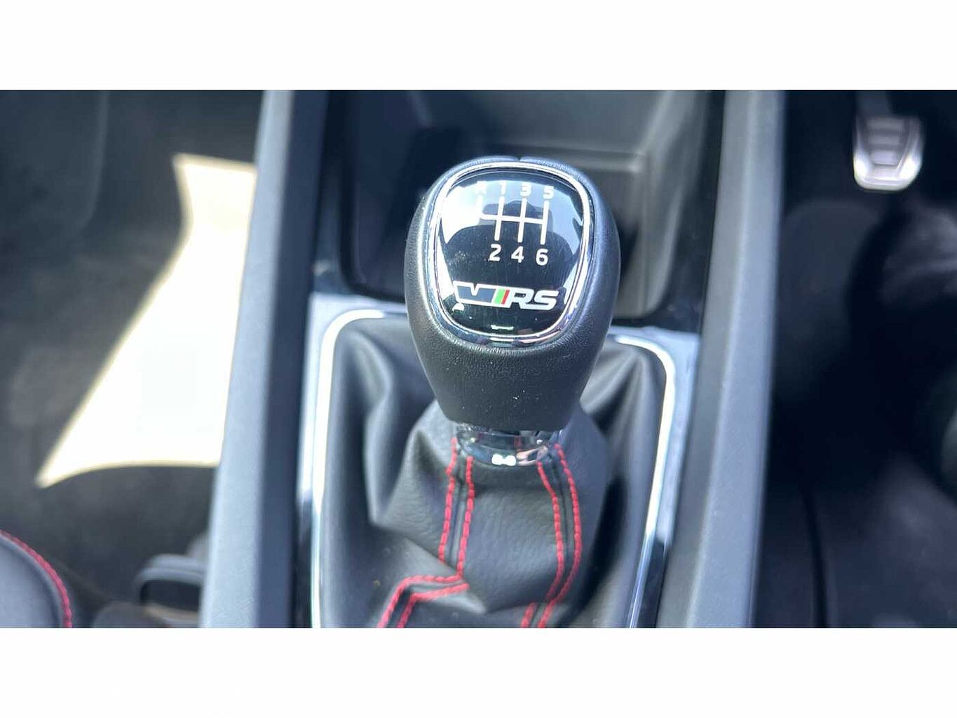 SKODA Octavia vRS Hatch (2017) 2.0 TSI vRS 245