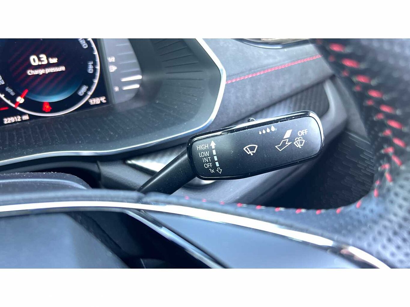 SKODA Octavia vRS Hatch (2017) 2.0 TSI vRS 245