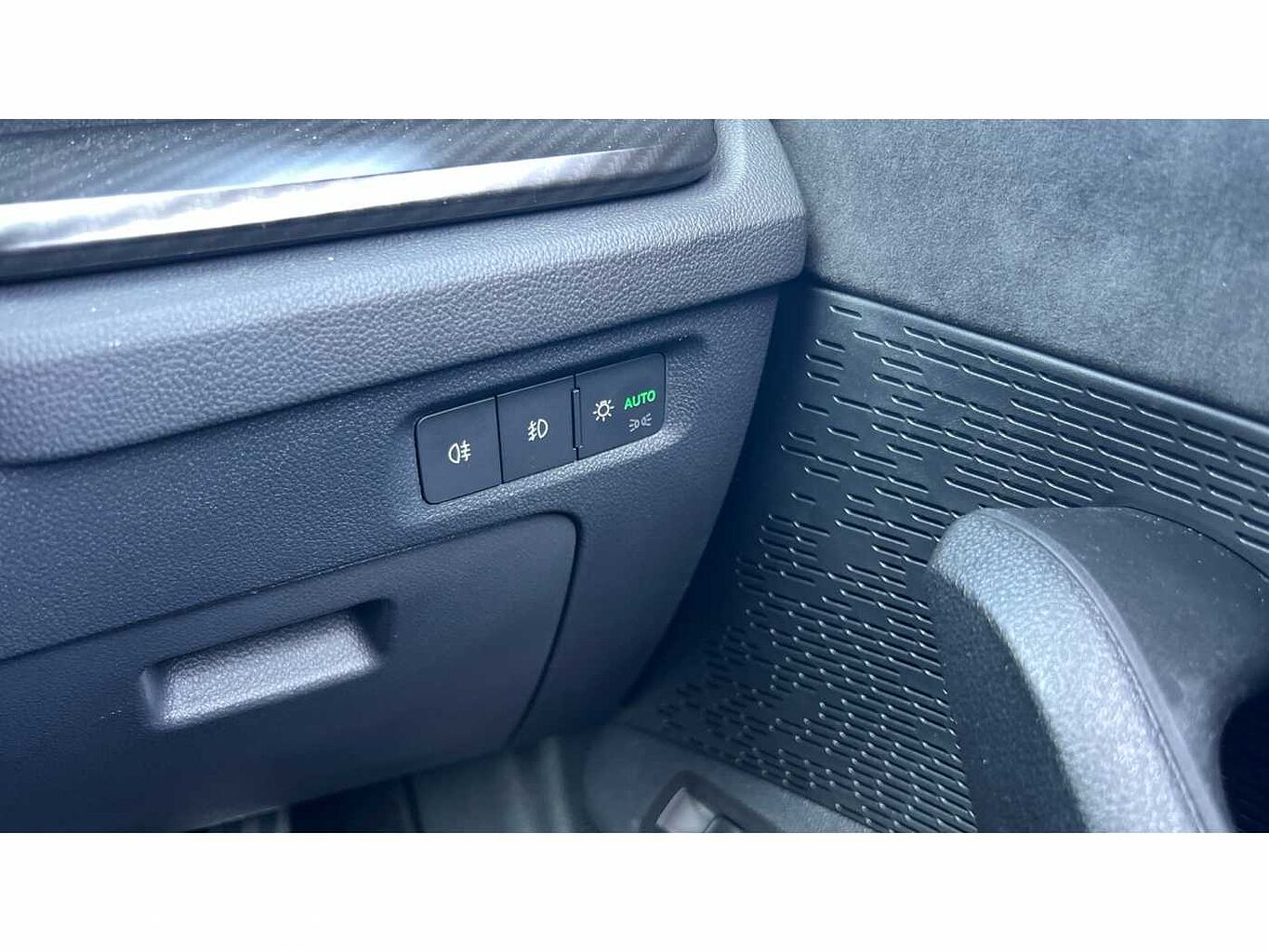 SKODA Octavia vRS Hatch (2017) 2.0 TSI vRS 245