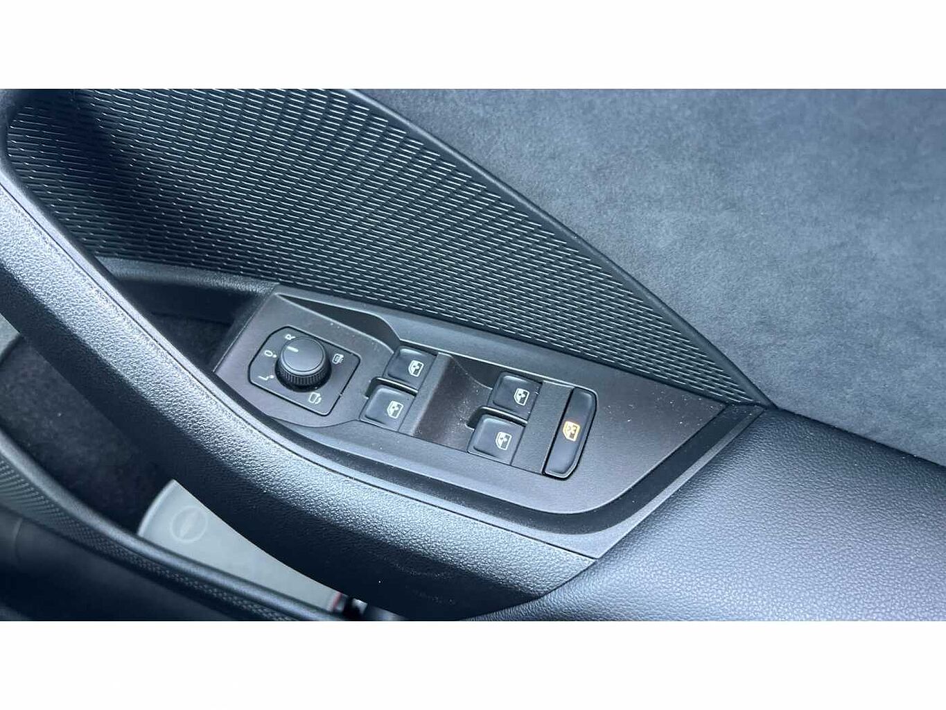 SKODA Octavia vRS Hatch (2017) 2.0 TSI vRS 245